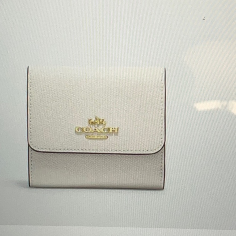 NWT Coach Small Trifold Wallet With Floral Cluster Print Interior